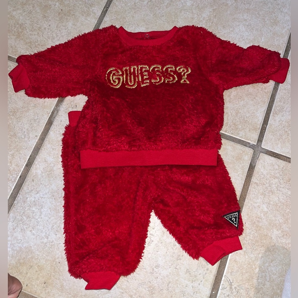 Baby Guess red two piece matching set size 0-3 months [H-54]